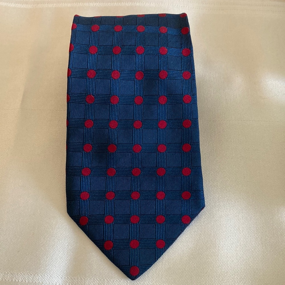 Today’s Man blue tie with red dots